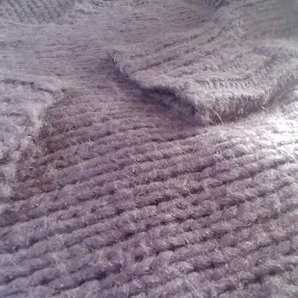 American Eagle Sweater - Picture 3 of 3